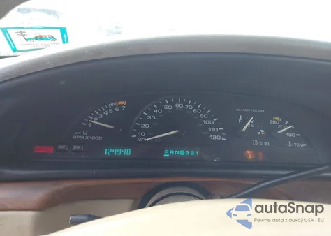 1998 Oldsmobile Eighty-Eight Ls from USA, damaged, VIN 1G3HN52K1W4802204